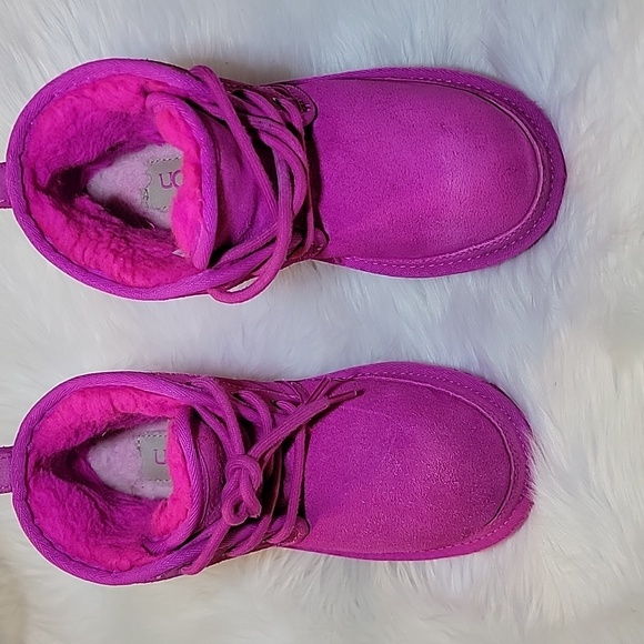 UGG® Neumel II Chukka Boot - Little Kid / Big Kid - Rock Rose Size 3 Authentic - Picture 3 of 13